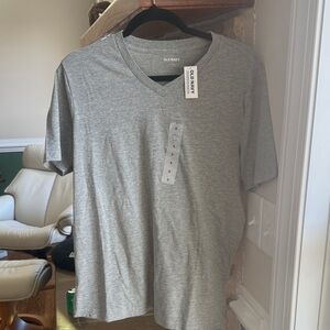 Old Navy Men’s small gray undershirt